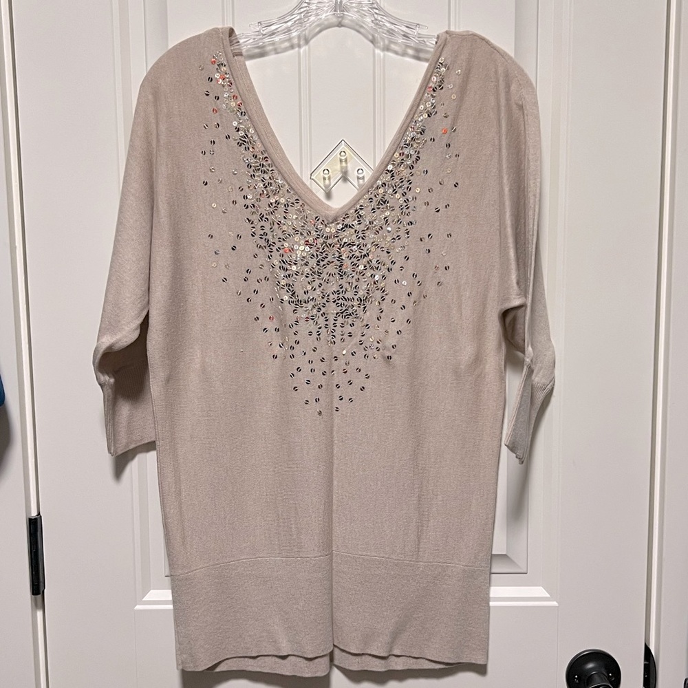 White House Black Market Gold Sequin V Neck Sweater size M, dry cleaned